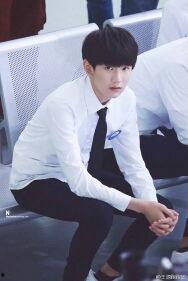 凯源明星,闪耀舞台，共筑青春梦想